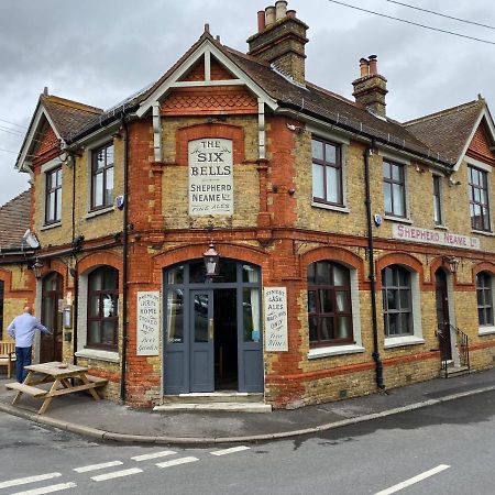ローチェスター The Six Bells Bed & Breakfast エクステリア 写真