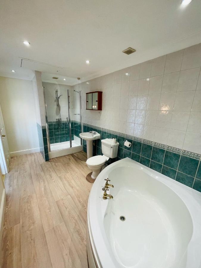 ローチェスター The Six Bells Bed & Breakfast エクステリア 写真