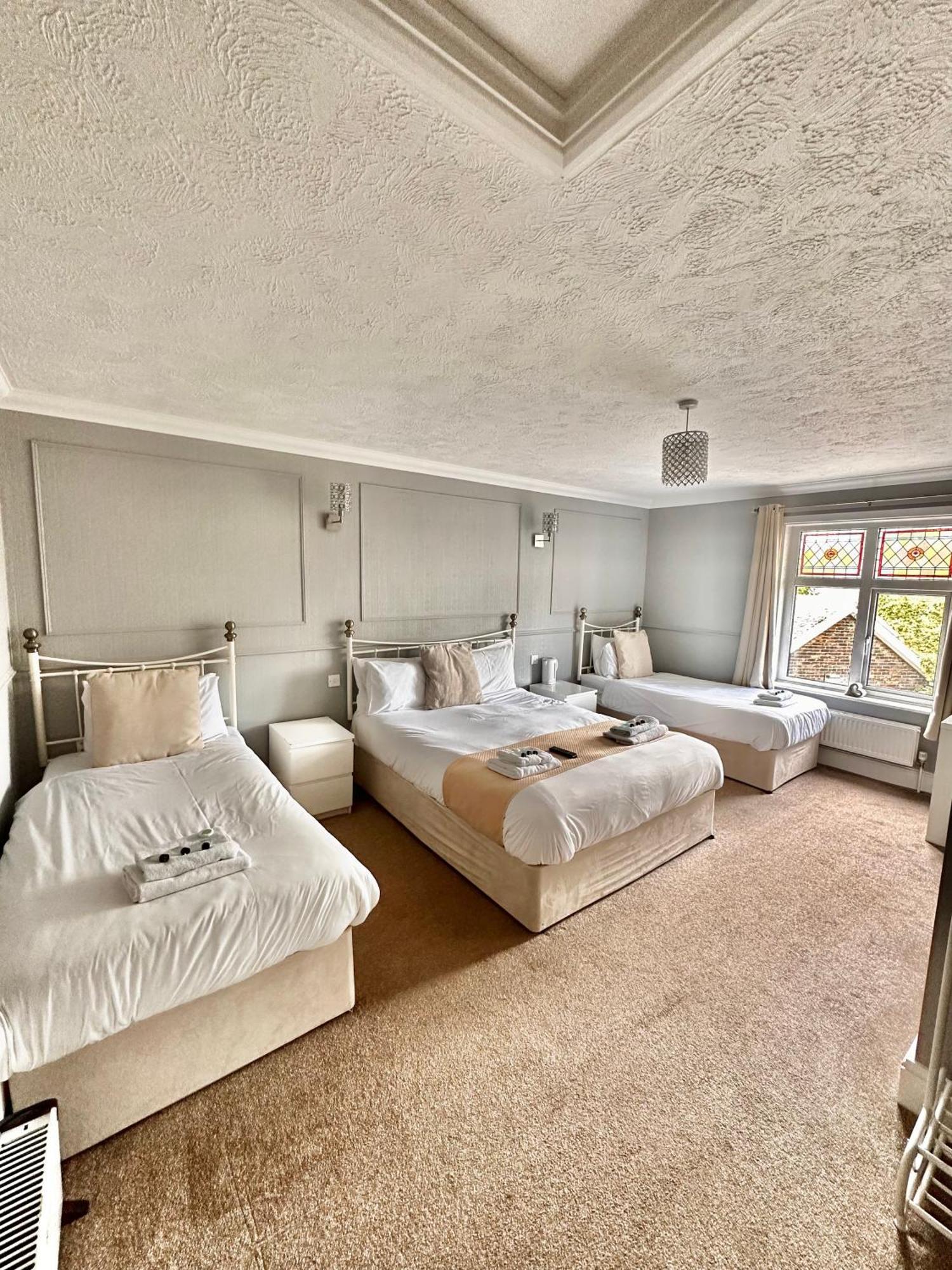 ローチェスター The Six Bells Bed & Breakfast エクステリア 写真